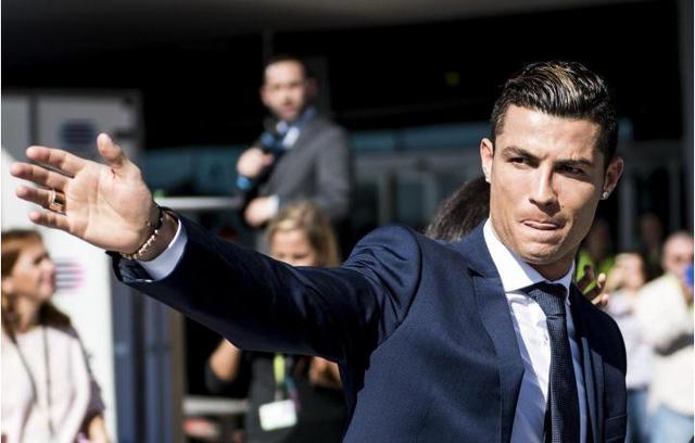 法老：谁保斯我弄亖Salah 😅Cartoon ...（Cartoon：谁来保护法老萨拉赫？😅）