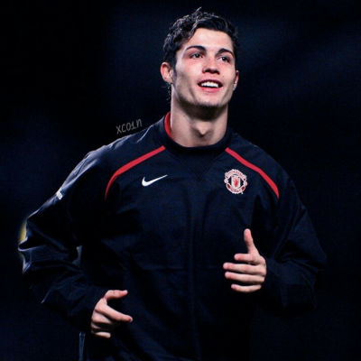 造访迈阿密国际，特雷泽盖晒与梅西合影：毋庸置疑的第一人（探访迈阿密国际，特雷泽盖晒与梅西合影：当之无愧的第一人）