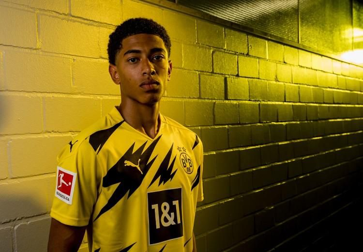 欧冠半场：罗德里戈破门，哈兰德点射，曼城暂2-1皇马（欧冠半场战报：罗德里戈先拔头筹，哈兰德点射回敬，曼城暂以2-1领先皇马）