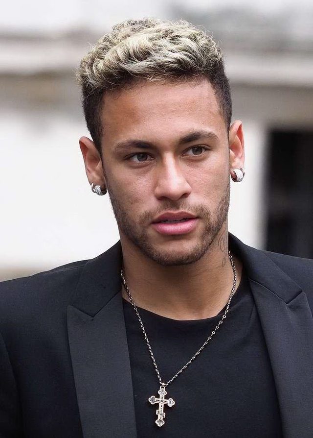 乒乓球混合团体世界杯：中国队取四连胜（中国队在乒乓球混合团体世界杯豪取四连胜）