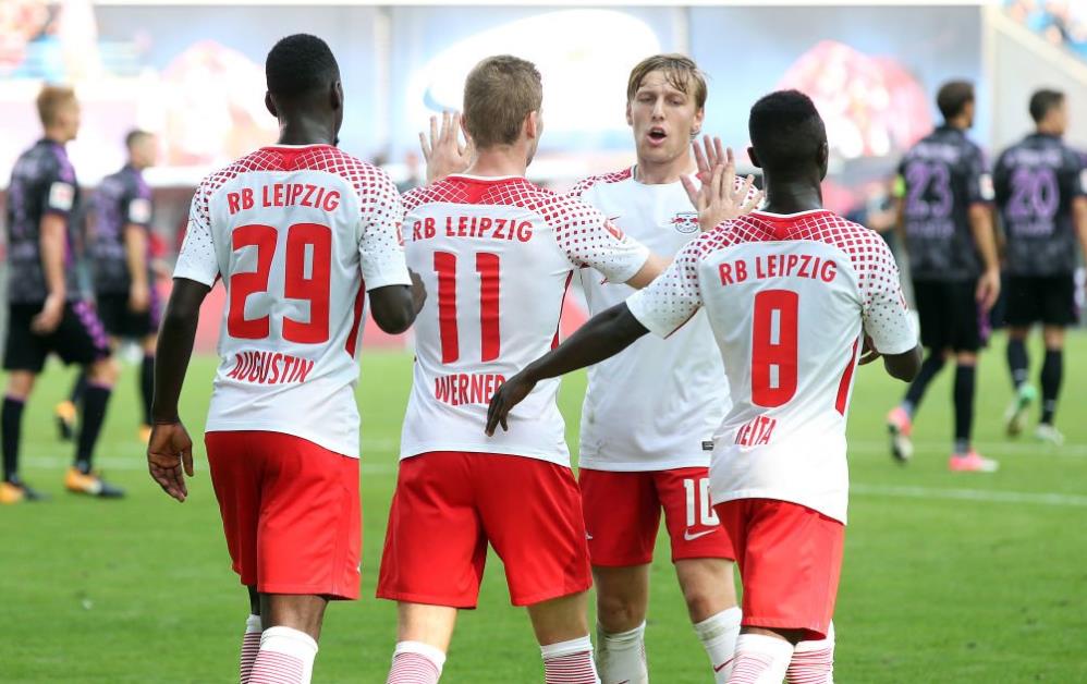 莱比锡6-0大胜法兰克福，迪奥曼德戴帽，鲍姆加特纳一射两传（莱比锡6-0横扫法兰克福：迪奥曼德上演帽子戏法，鲍姆加特纳1球2助攻）