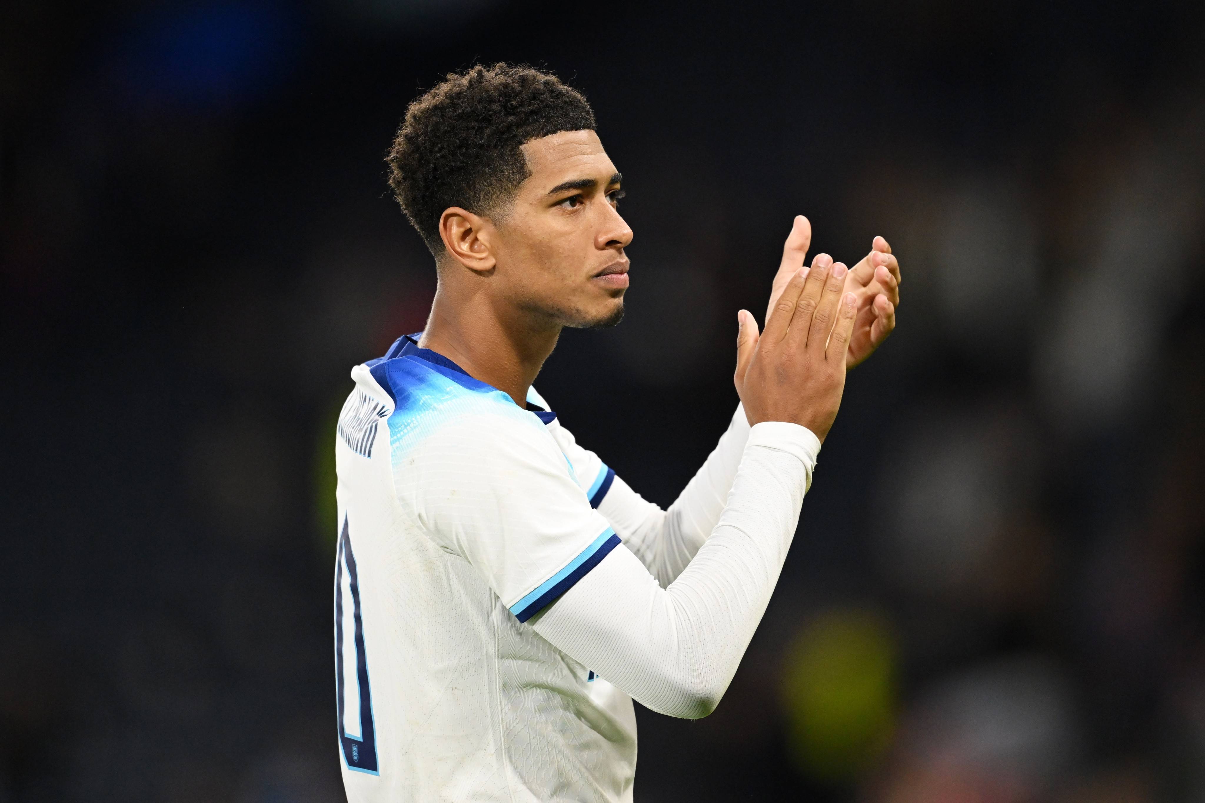 罗马诺：拜仁不会很快决定买断雅克松，但球员不会留在切尔西（罗马诺：拜仁暂缓雅克松买断决定，球员不会继续效力切尔西）