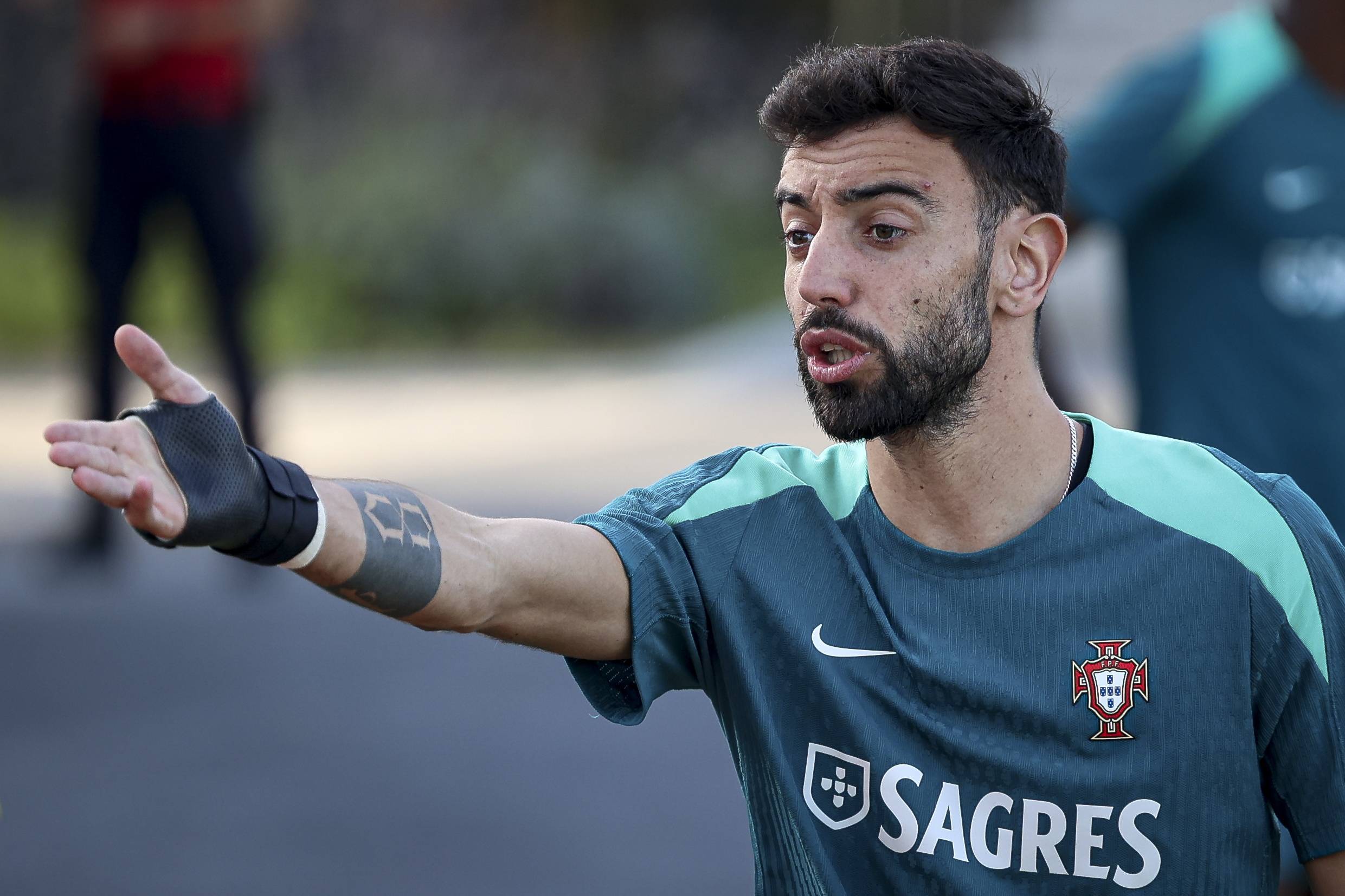 中超：山东泰山客场2-0完胜青岛队（中超：山东泰山客场两球零封青岛队）