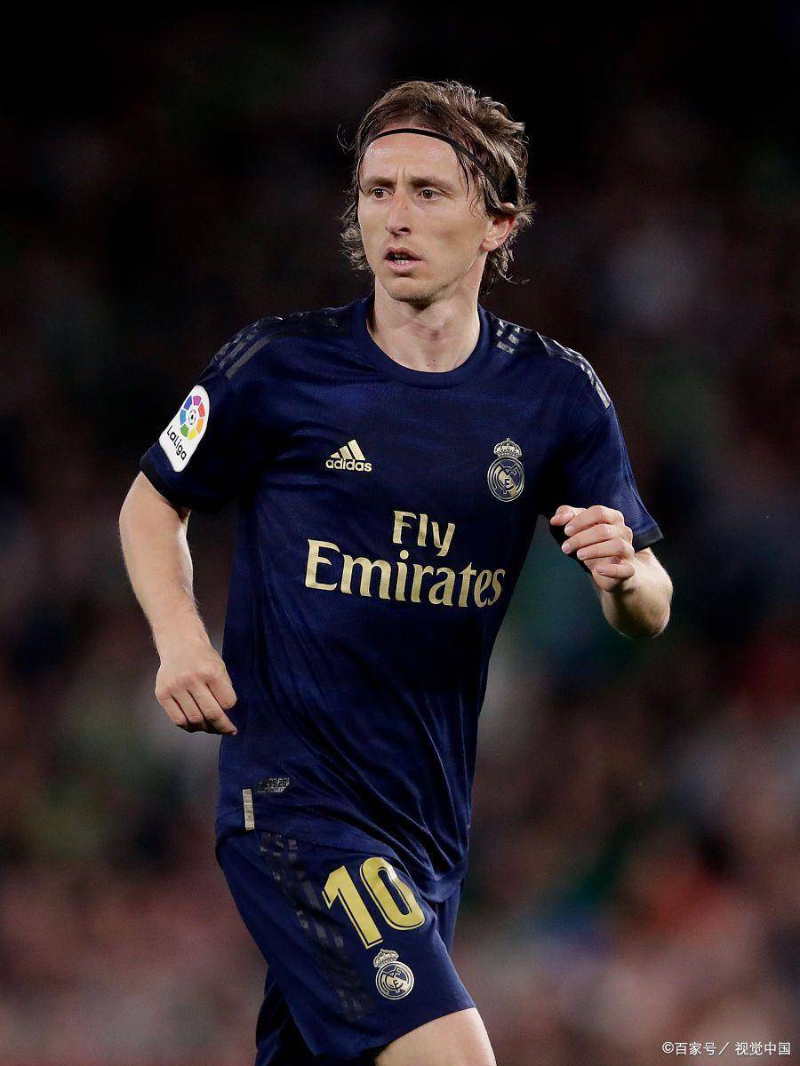 和田宇宙地毯队夺得2025新疆阿图什杯冠军，冠军奖金100万元（和田宇宙地毯队加冕2025新疆阿图什杯，揽获100万元冠军奖金）