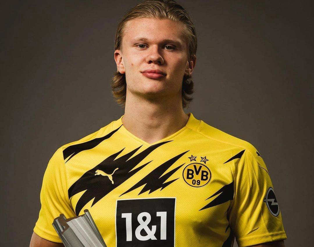 巴萨官方：12月10日对阵法兰克福的欧冠比赛将回归诺坎普举行（巴萨官宣：12月10日欧冠对阵法兰克福的比赛将在诺坎普进行）