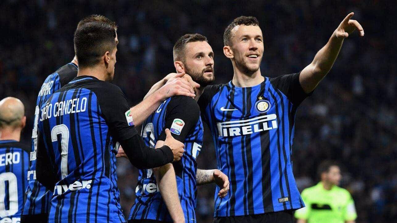 萨默尔：拜仁是德国足球的标杆，每名球员都全力为球队付出（萨默尔：拜仁堪称德国足球标杆，全员为球队倾尽全力）